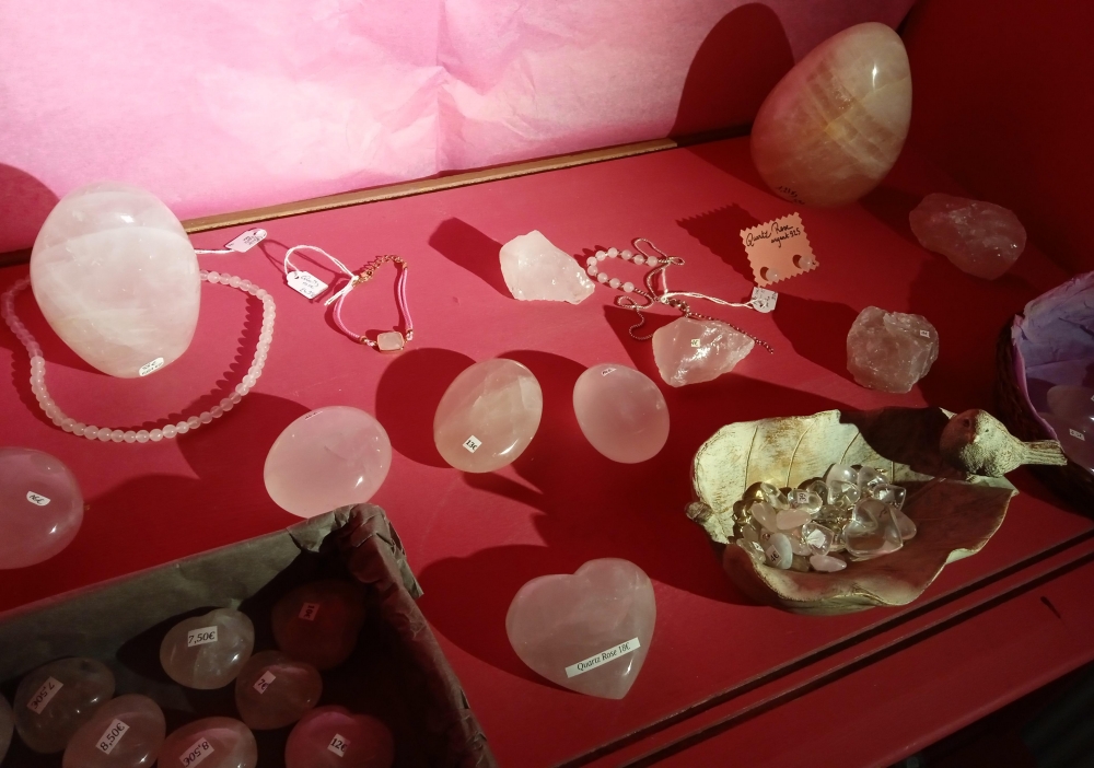 pierres-et-bijoux-en-quartz-rose-St-Pol-de-Leon